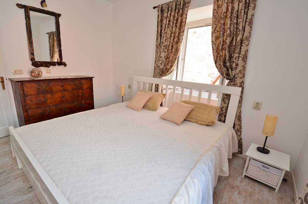Bell Tower Apartment Budva Quarto foto